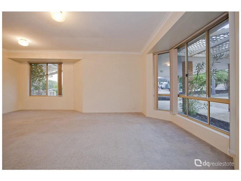 2 Oakland Close, Woodvale WA 6026