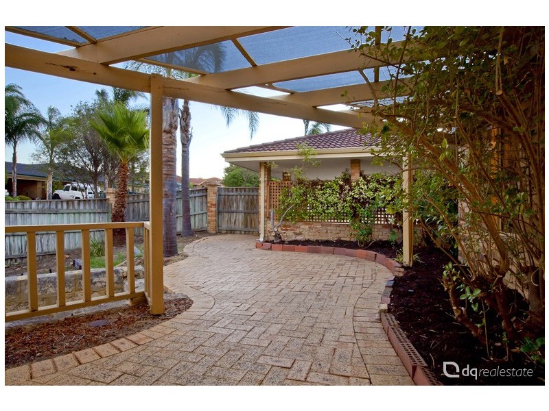 2 Oakland Close, Woodvale WA 6026