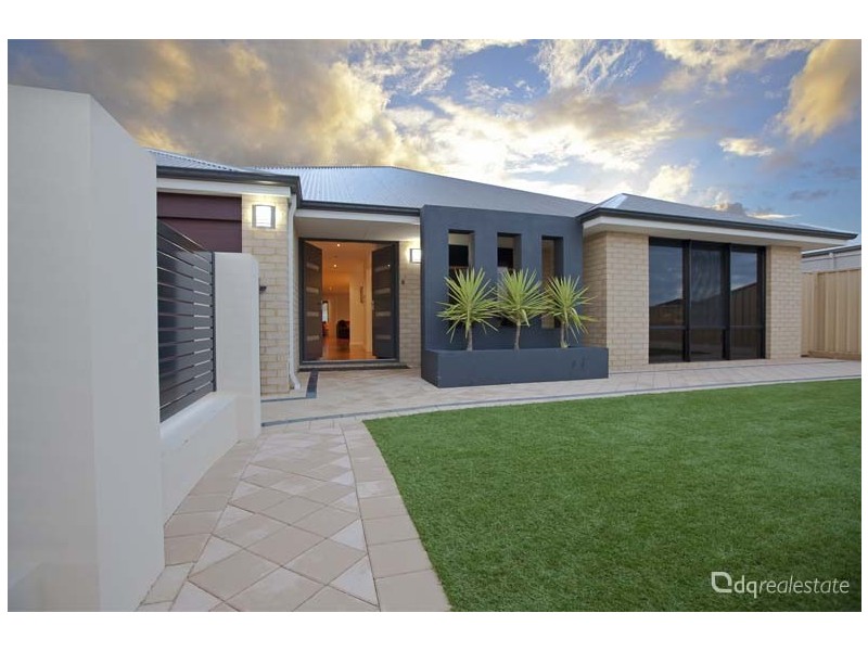 17 Wyatt Road, Hocking WA 6065