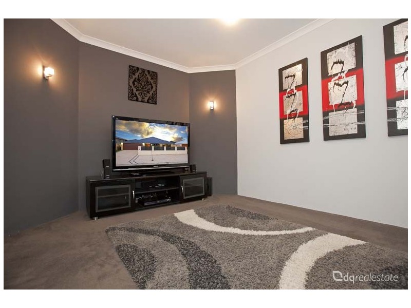 17 Wyatt Road, Hocking WA 6065