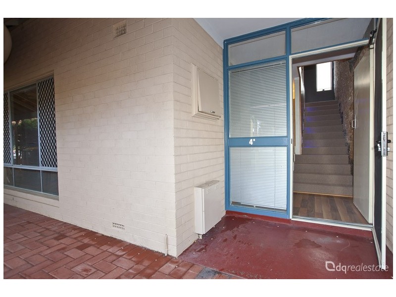 4E/4-16 Casserley Avenue, Girrawheen WA 6064