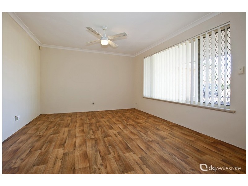 1 Plumdale Way, Woodvale WA 6026