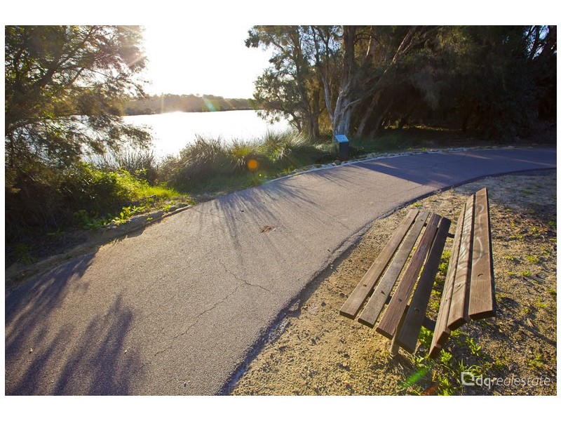 5 Woodlake Retreat, Kingsley WA 6026