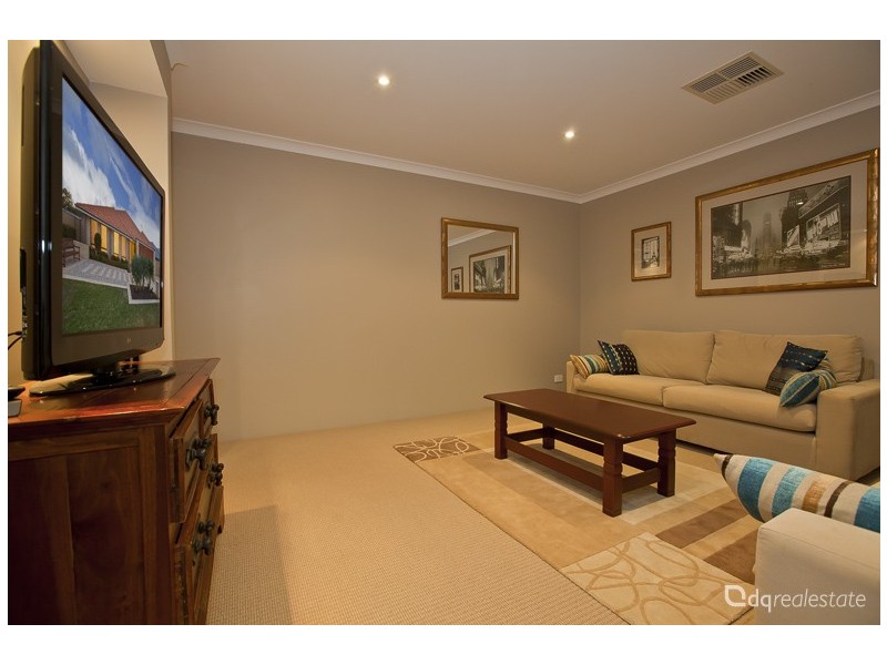 6 Grallina Way, Tapping WA 6065