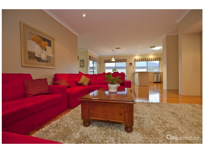 6 Grallina Way, Tapping WA 6065