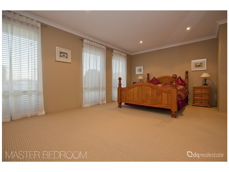 6 Grallina Way, Tapping WA 6065