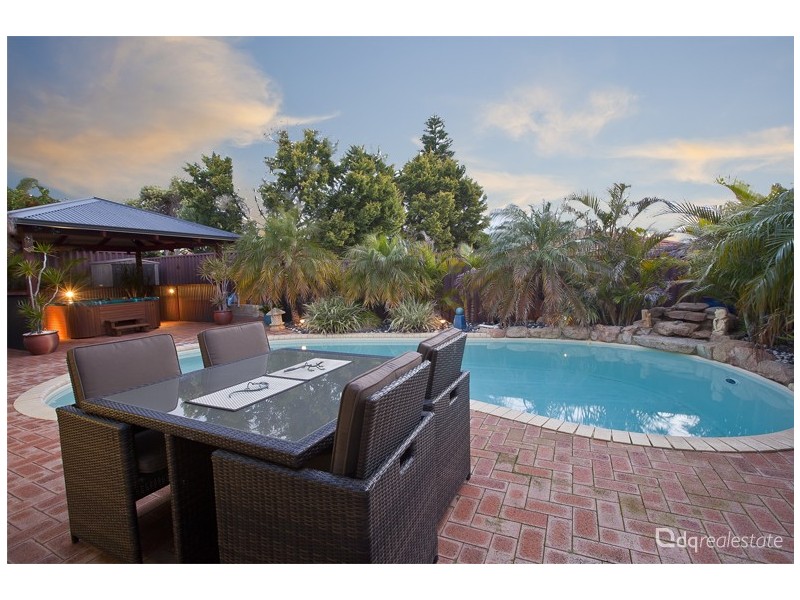 6 Ramsay Grove, Woodvale WA 6026