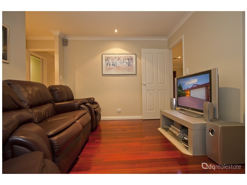 6 Ramsay Grove, Woodvale WA 6026