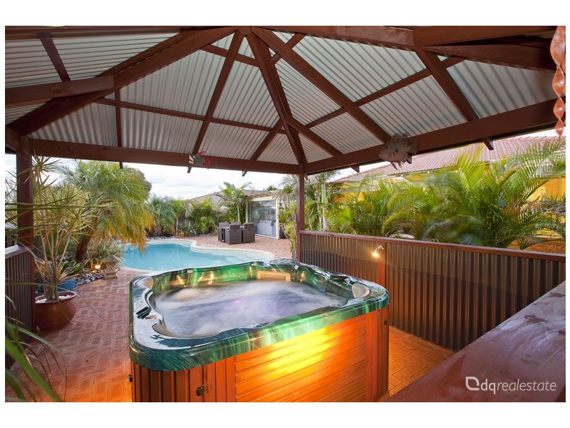 6 Ramsay Grove, Woodvale WA 6026