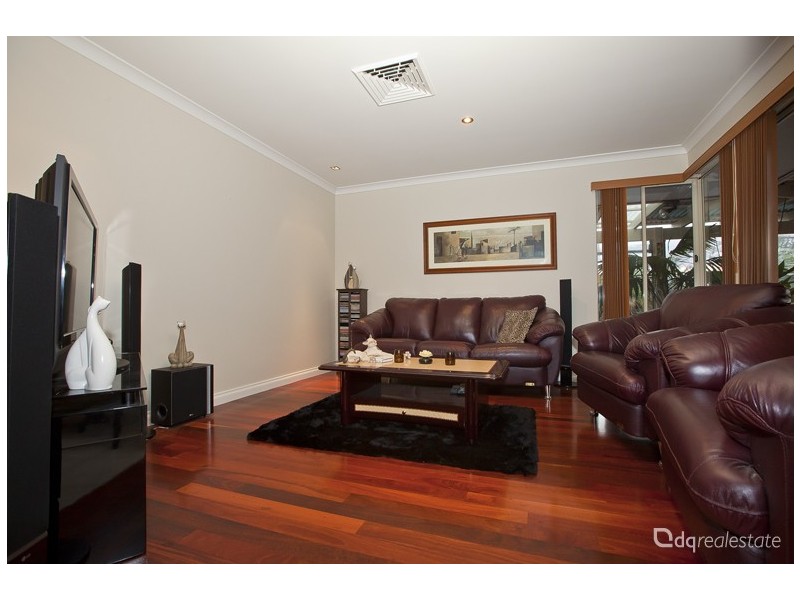 6 Ramsay Grove, Woodvale WA 6026