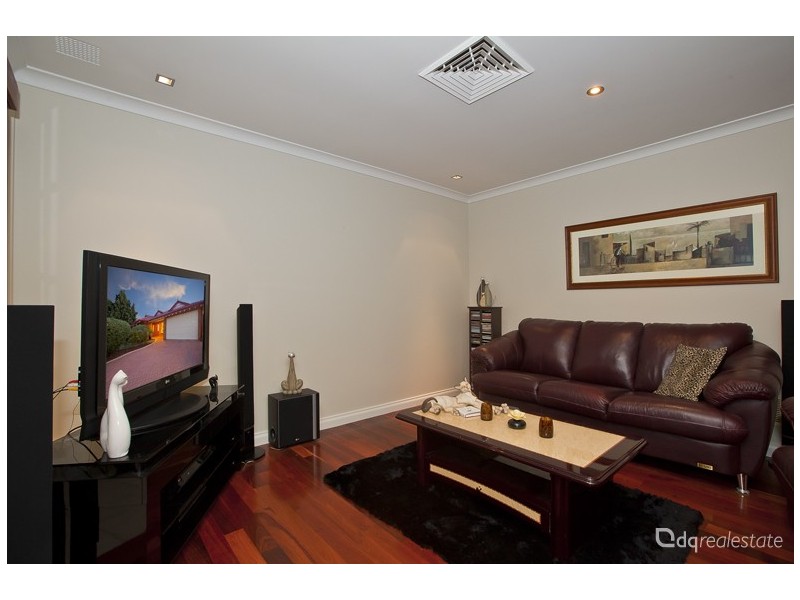 6 Ramsay Grove, Woodvale WA 6026