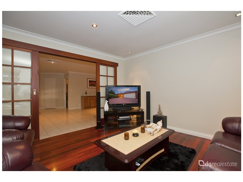 6 Ramsay Grove, Woodvale WA 6026