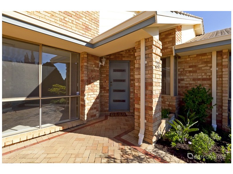 23 Pepperwood Grove, Woodvale WA 6026