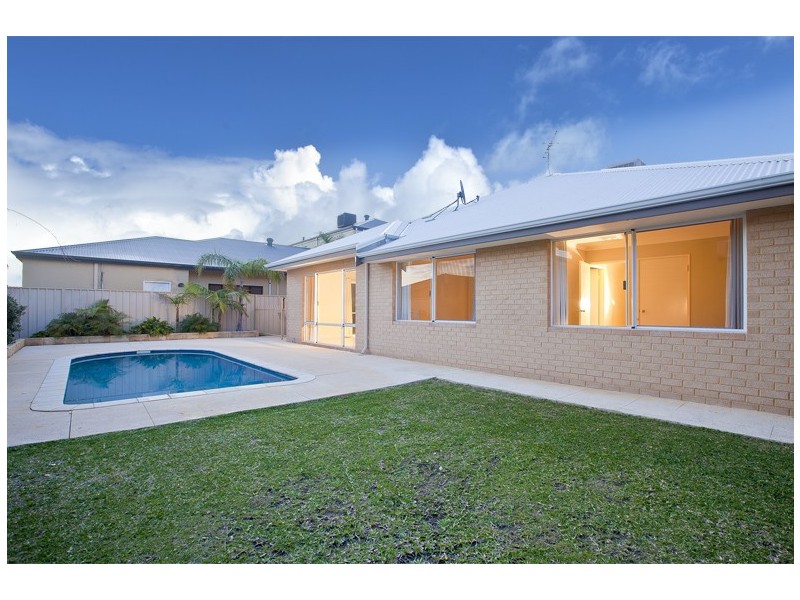 21 Foxfield Road, Darch WA 6065