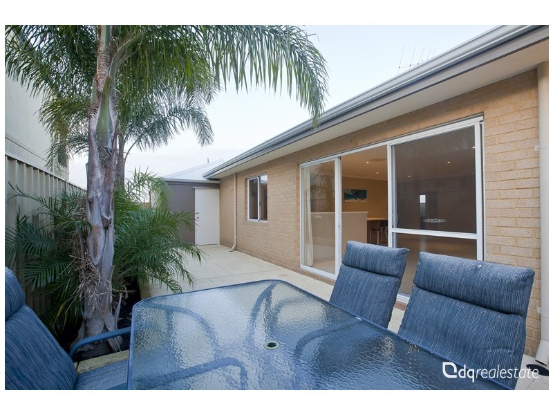 21 Foxfield Road, Darch WA 6065