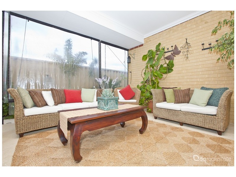 8 Bazille Crescent, Tapping WA 6065