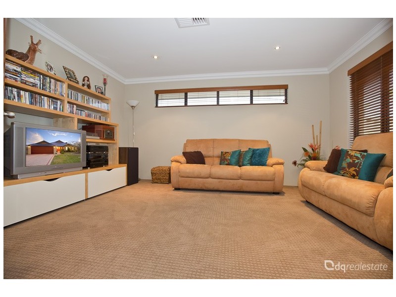 8 Bazille Crescent, Tapping WA 6065