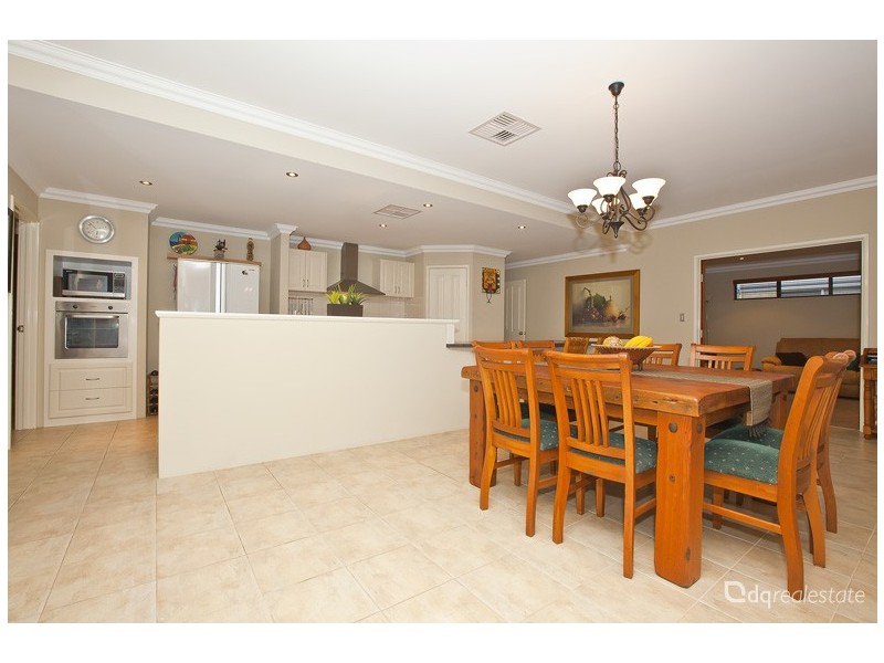 8 Bazille Crescent, Tapping WA 6065