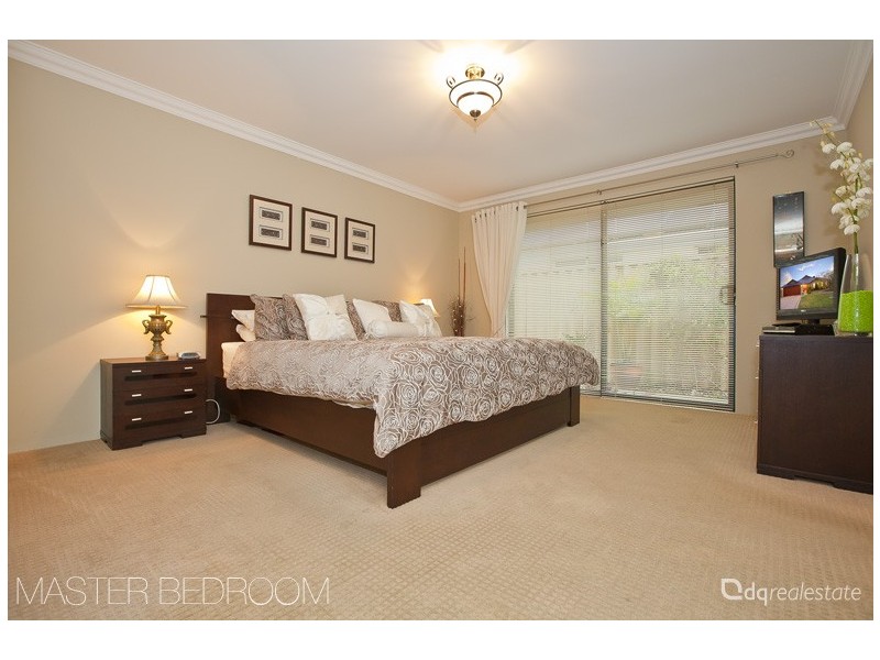 8 Bazille Crescent, Tapping WA 6065