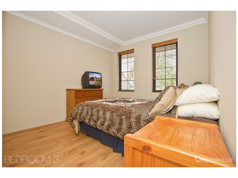 8 Bazille Crescent, Tapping WA 6065