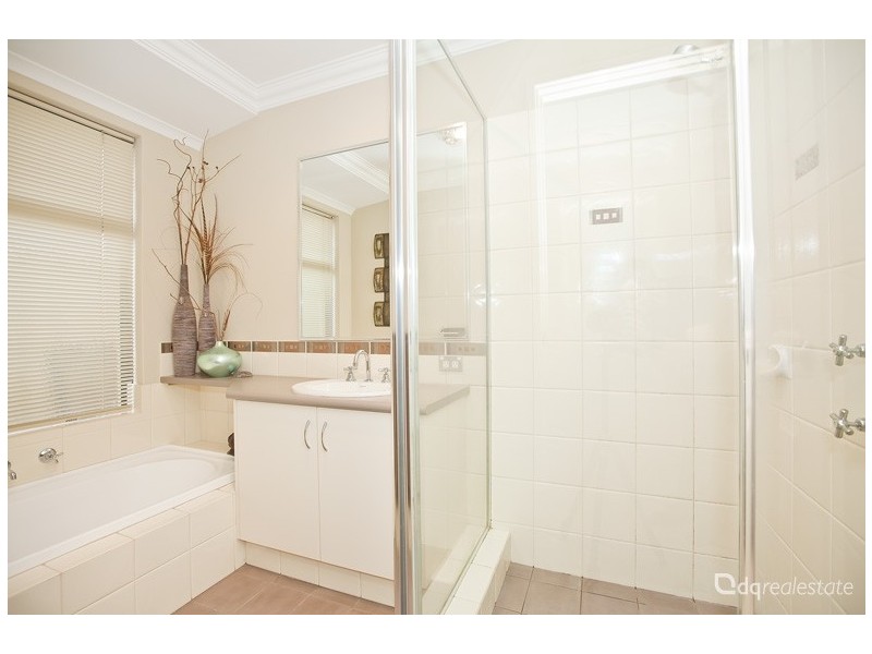 8 Bazille Crescent, Tapping WA 6065