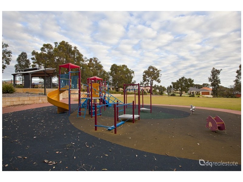 8 Bazille Crescent, Tapping WA 6065