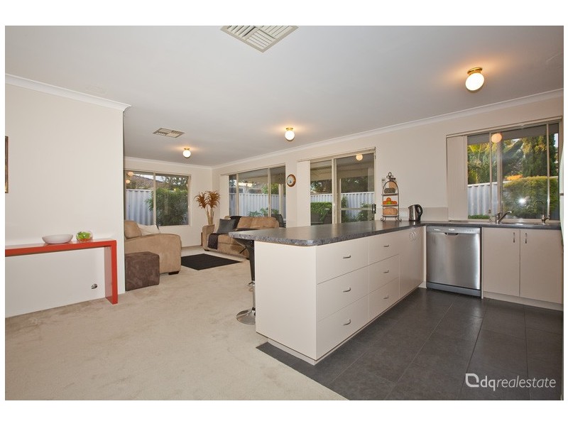 14 Manning Rise, Woodvale WA 6026