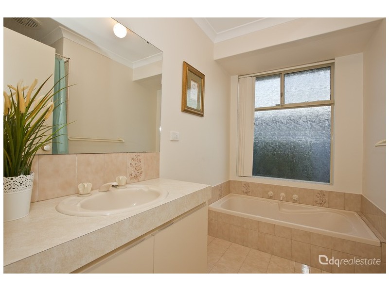 14 Manning Rise, Woodvale WA 6026