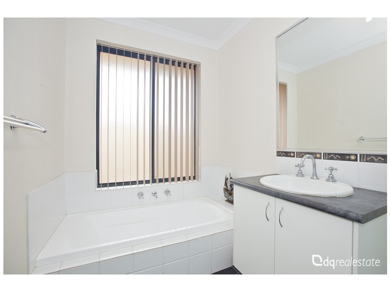 7 Cozens Road, Tapping WA 6065