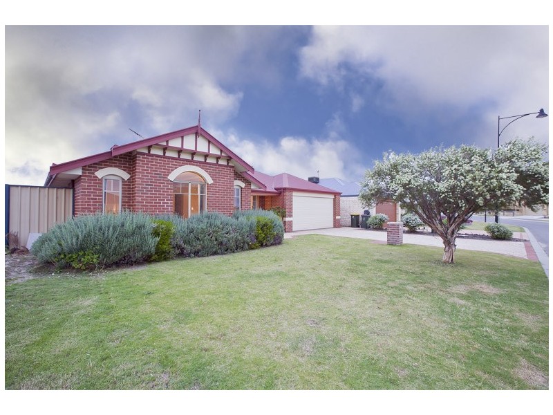 8 Goshawk Street, Tapping WA 6065