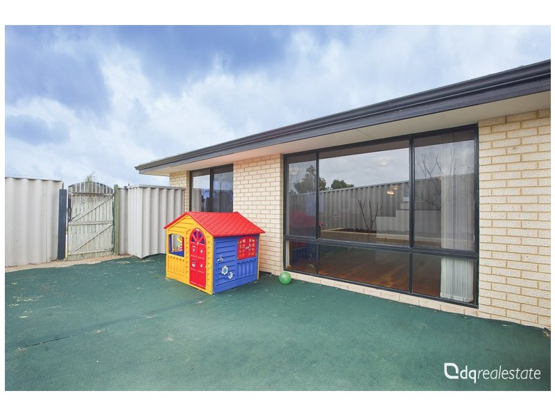 45 Clarafield Meander, Tapping WA 6065
