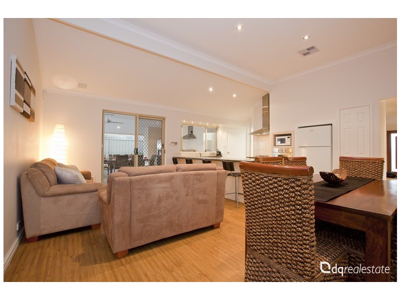 18 Voltaire Cres, Ridgewood WA 6030