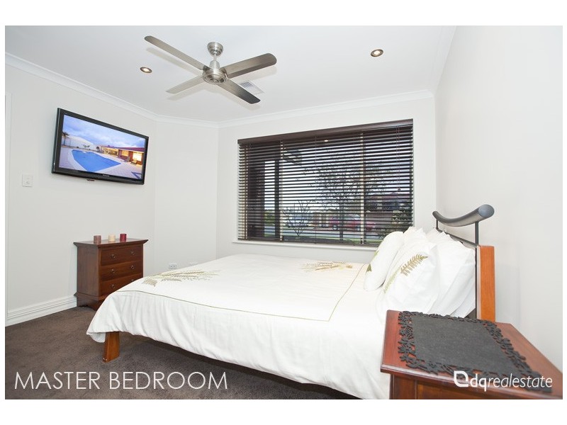 18 Voltaire Cres, Ridgewood WA 6030
