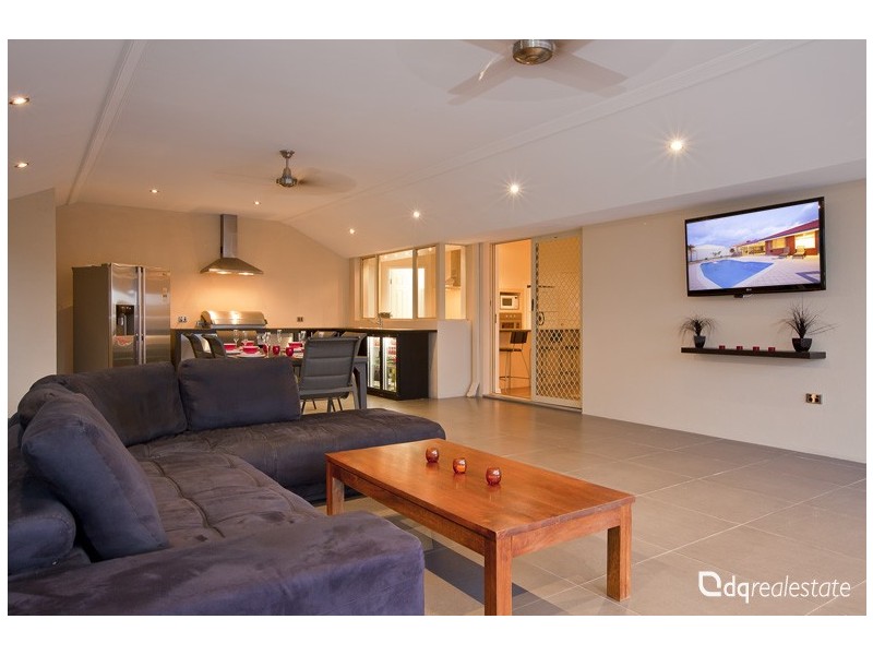 18 Voltaire Cres, Ridgewood WA 6030