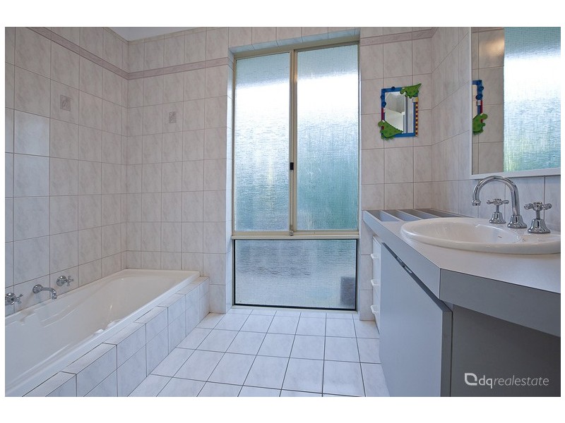 42 Plumdale Way, Woodvale WA 6026