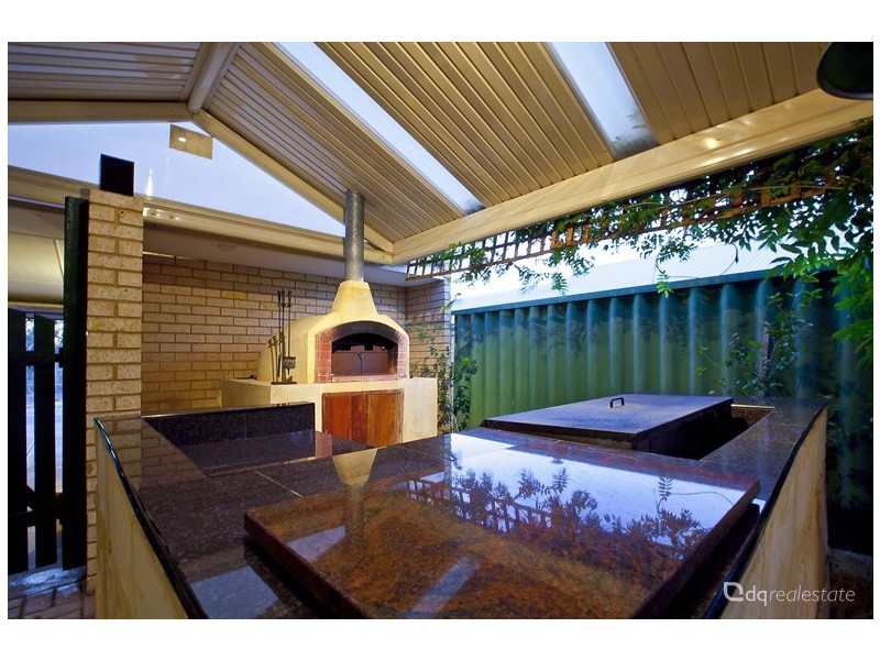 42 Plumdale Way, Woodvale WA 6026