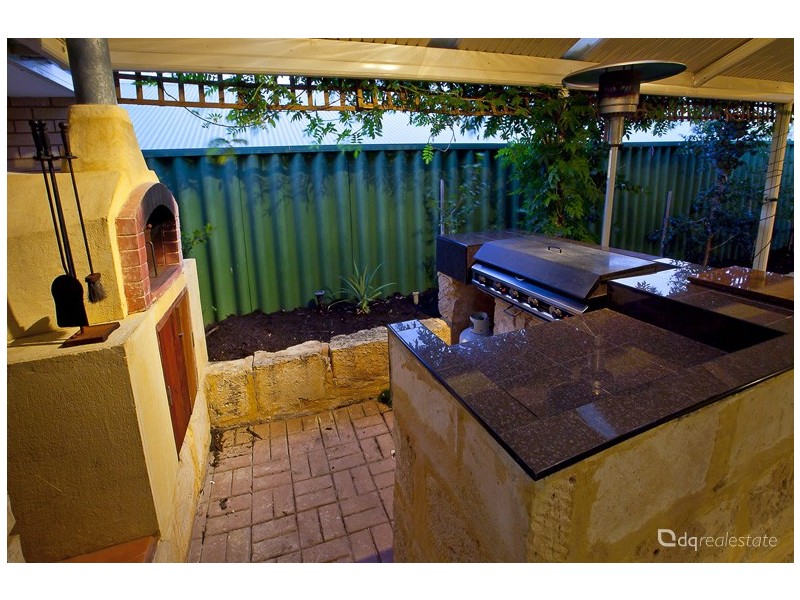 42 Plumdale Way, Woodvale WA 6026