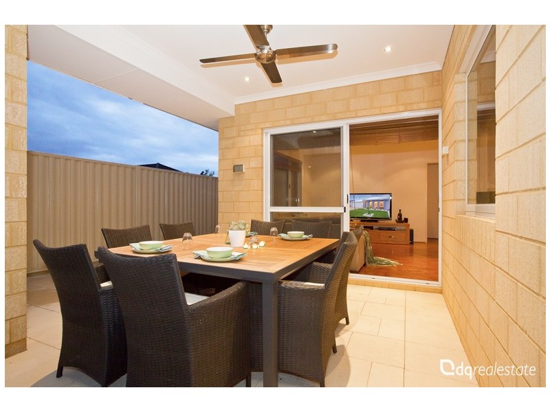 72 Wicklow Circle, Darch WA 6065