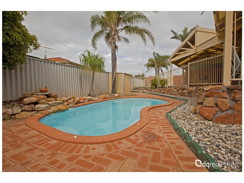 15 Acheson Crescent, Woodvale WA 6026