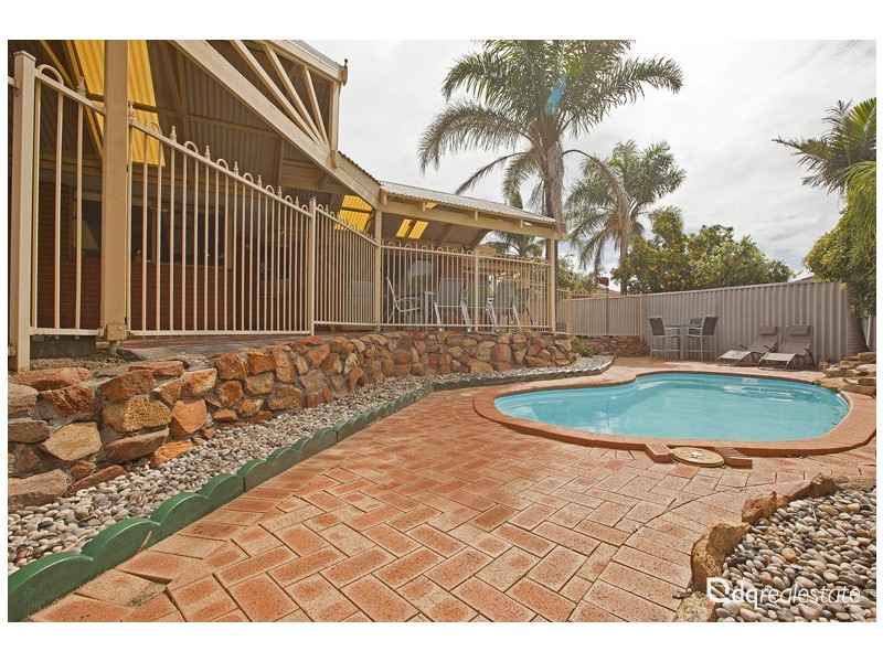 15 Acheson Crescent, Woodvale WA 6026