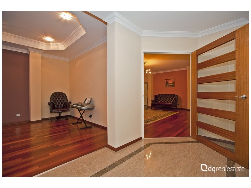 18 Evington Pass, Landsdale WA 6065