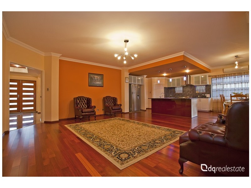 18 Evington Pass, Landsdale WA 6065