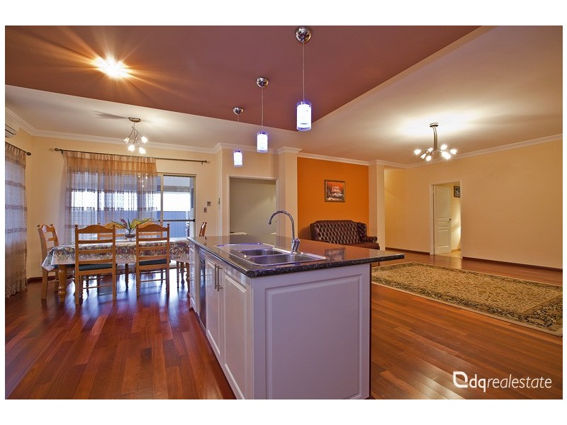 18 Evington Pass, Landsdale WA 6065