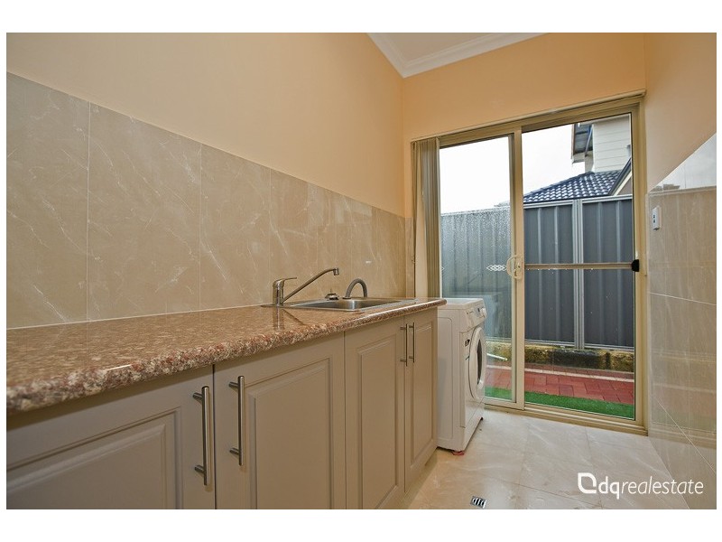 18 Evington Pass, Landsdale WA 6065