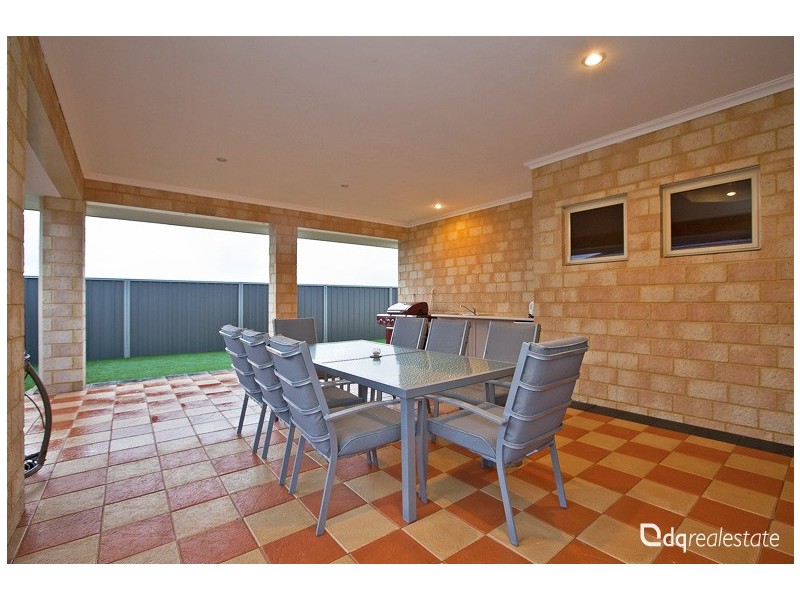 18 Evington Pass, Landsdale WA 6065