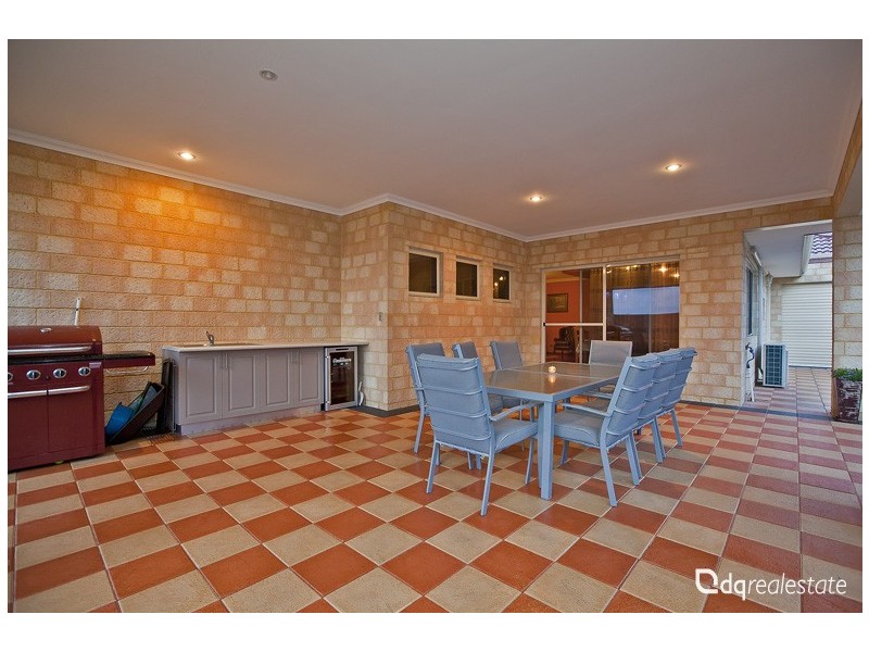 18 Evington Pass, Landsdale WA 6065