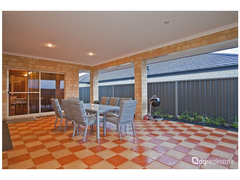 18 Evington Pass, Landsdale WA 6065