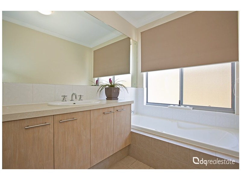 19 Cozens Road, Tapping WA 6065