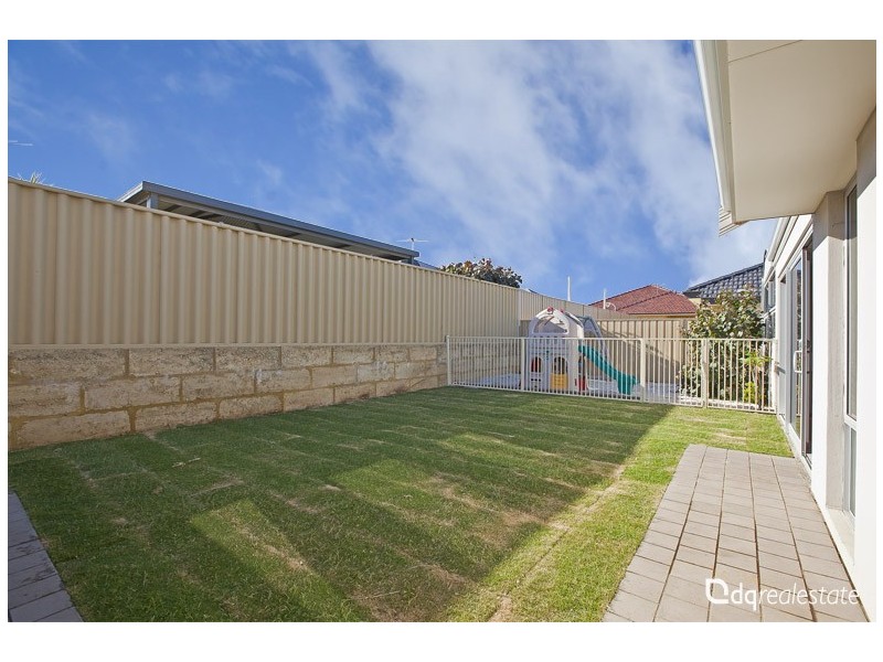 19 Cozens Road, Tapping WA 6065