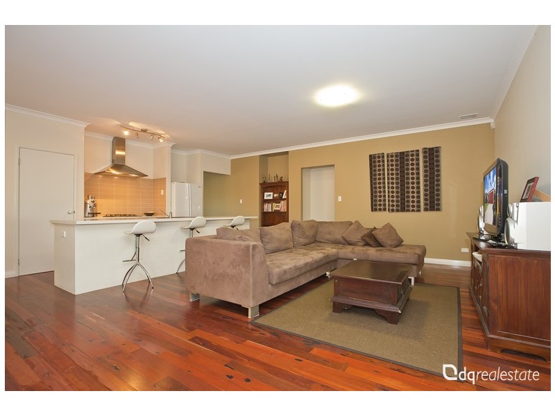 5 Rosinski Circle, Tapping WA 6065